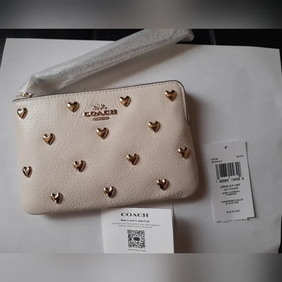 New Coach Wristlet With Gold Tone Heart Rivets New With Tags - Picture 3 of 10